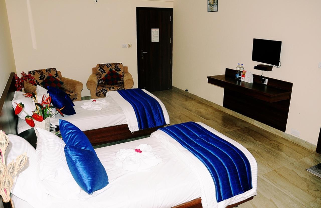 Hotel Mookambika Palace Kollúru Kültér fotó