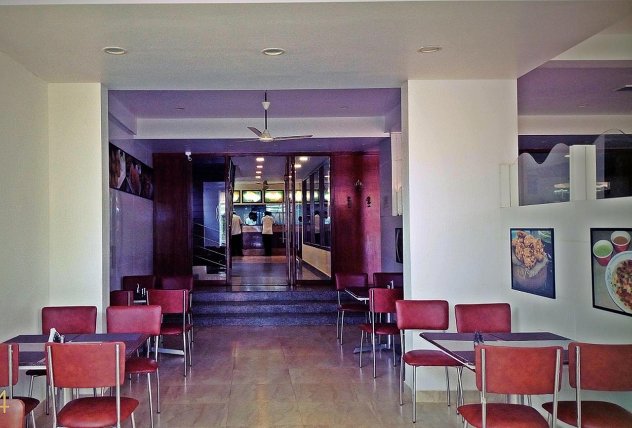 Hotel Mookambika Palace Kollúru Kültér fotó
